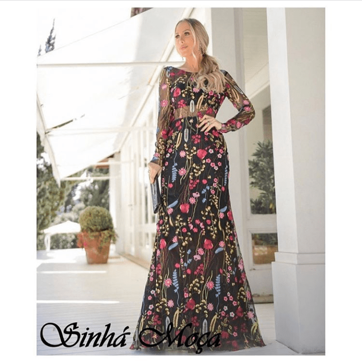 vestido com tela bordada