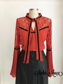 BLUSA SEDA RENDA BRAÇO PLISSE MANGA BLUSA SEDA RENDA BRAÇO PLISSE MANGA