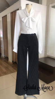 CALÇA RISCA DE GIZ COM ELASTANO CALÇA RISCA DE GIZ COM ELASTANO