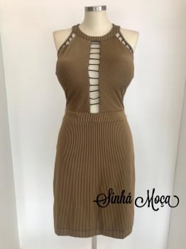 VESTIDO LONGUETE CANELADO ROLITES NA FRENTE VESTIDO LONGUETE CANELADO ROLITES NA FRENTE