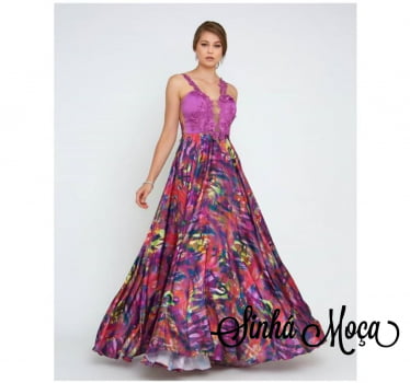 VESTIDO LONGO ESTAMPADO CORPO APLIQUE RENDA VESTIDO LONGO ESTAMPADO CORPO APLIQUE RENDA